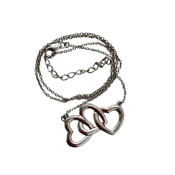 Silvertone 15-17" Chain Necklace Three Interlocking Heart Pendant - Picture 6 of 6